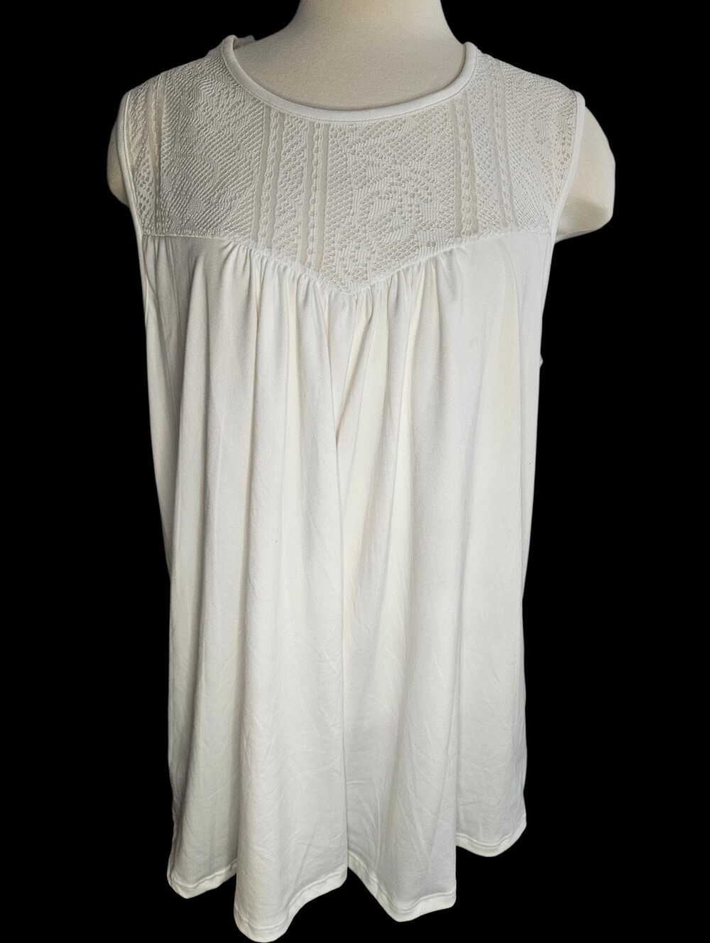 Haptics Large Sleeveless Crochet Yoke Women’s Top - White NWT